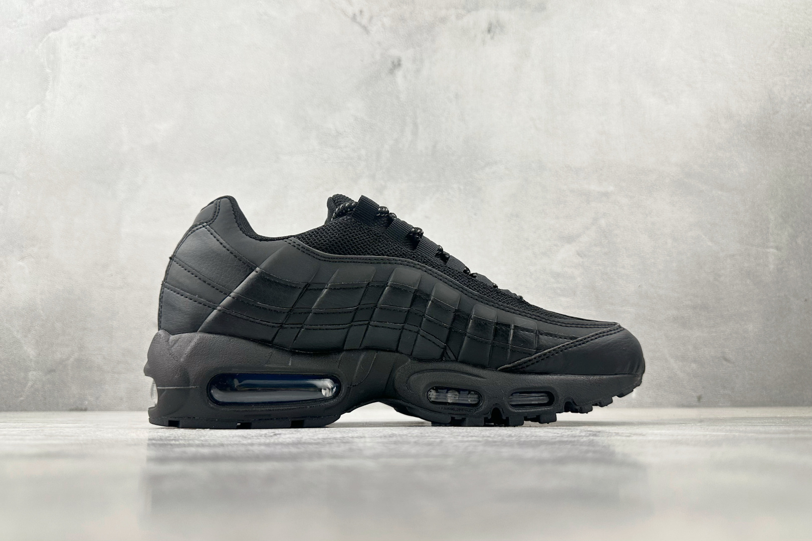 Nike Air Max 95 black DZ4511-001 - Image 2