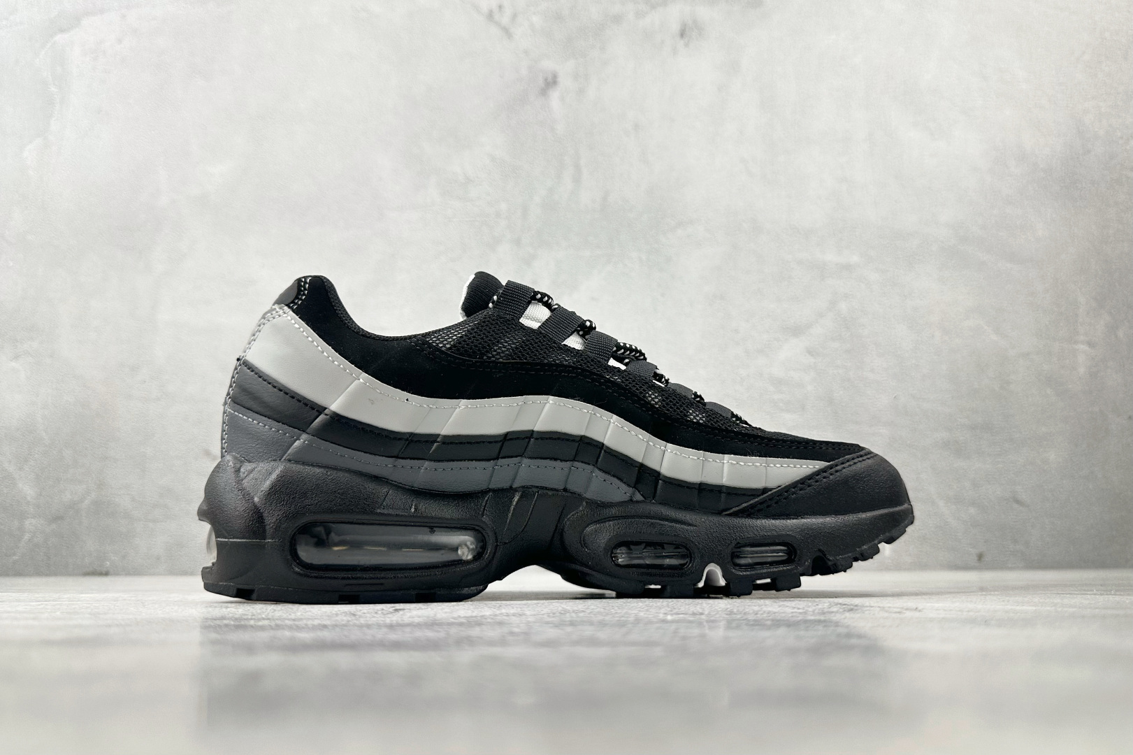 Nike Air Max 95 black Gray CT1805-001 - Image 2
