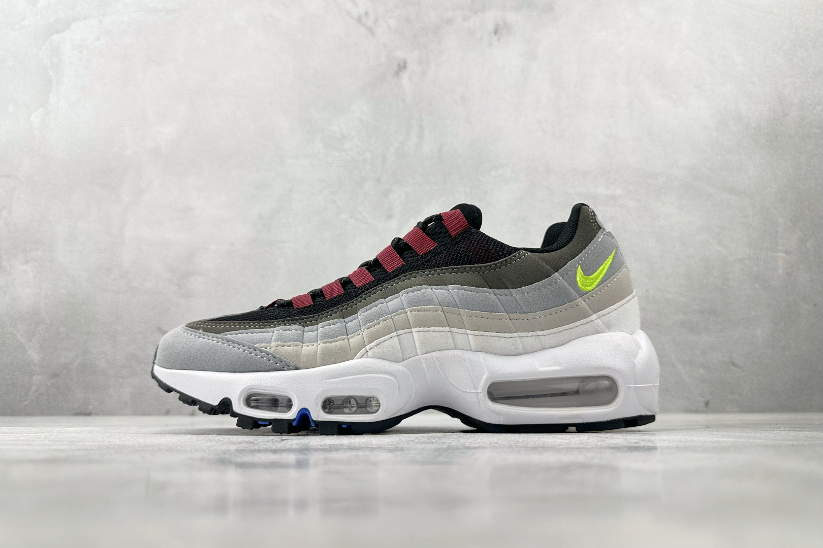 Nike Air Max 95 gray red blue FN7801-001