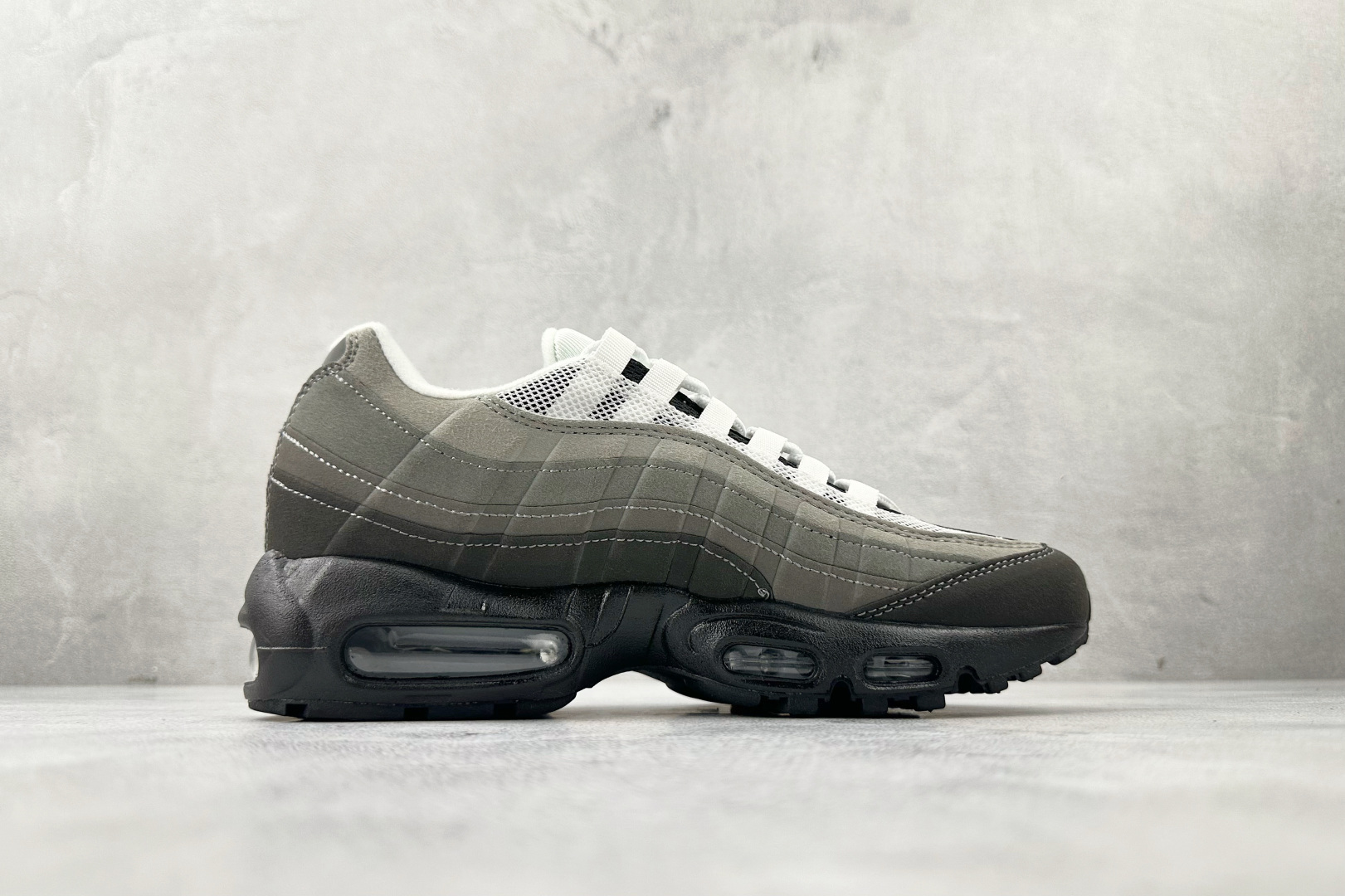 Nike Air Max 95 gray and white FQ1235-002 - Image 2