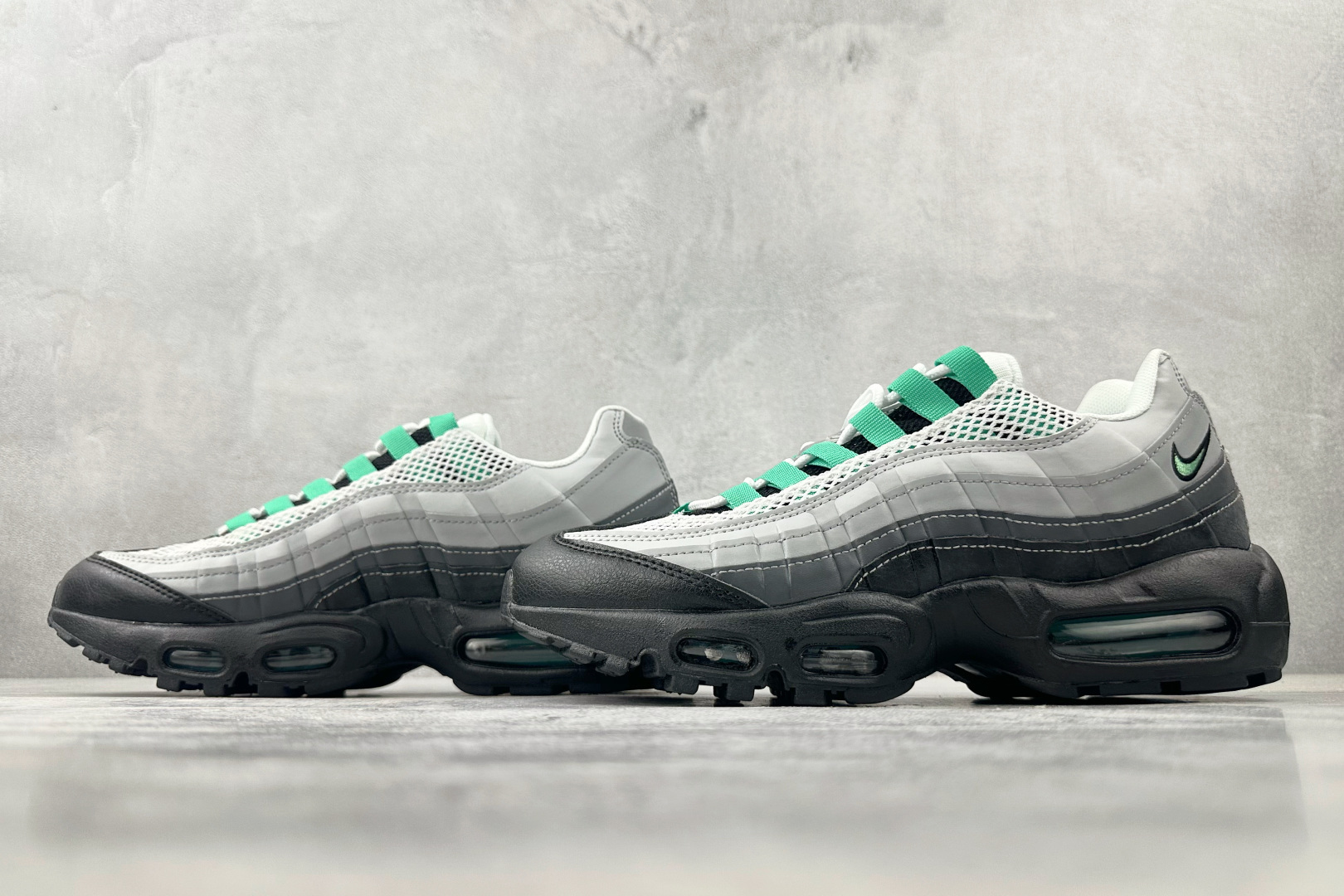Nike Air Max 95 gray green DH8015-002 - Image 5