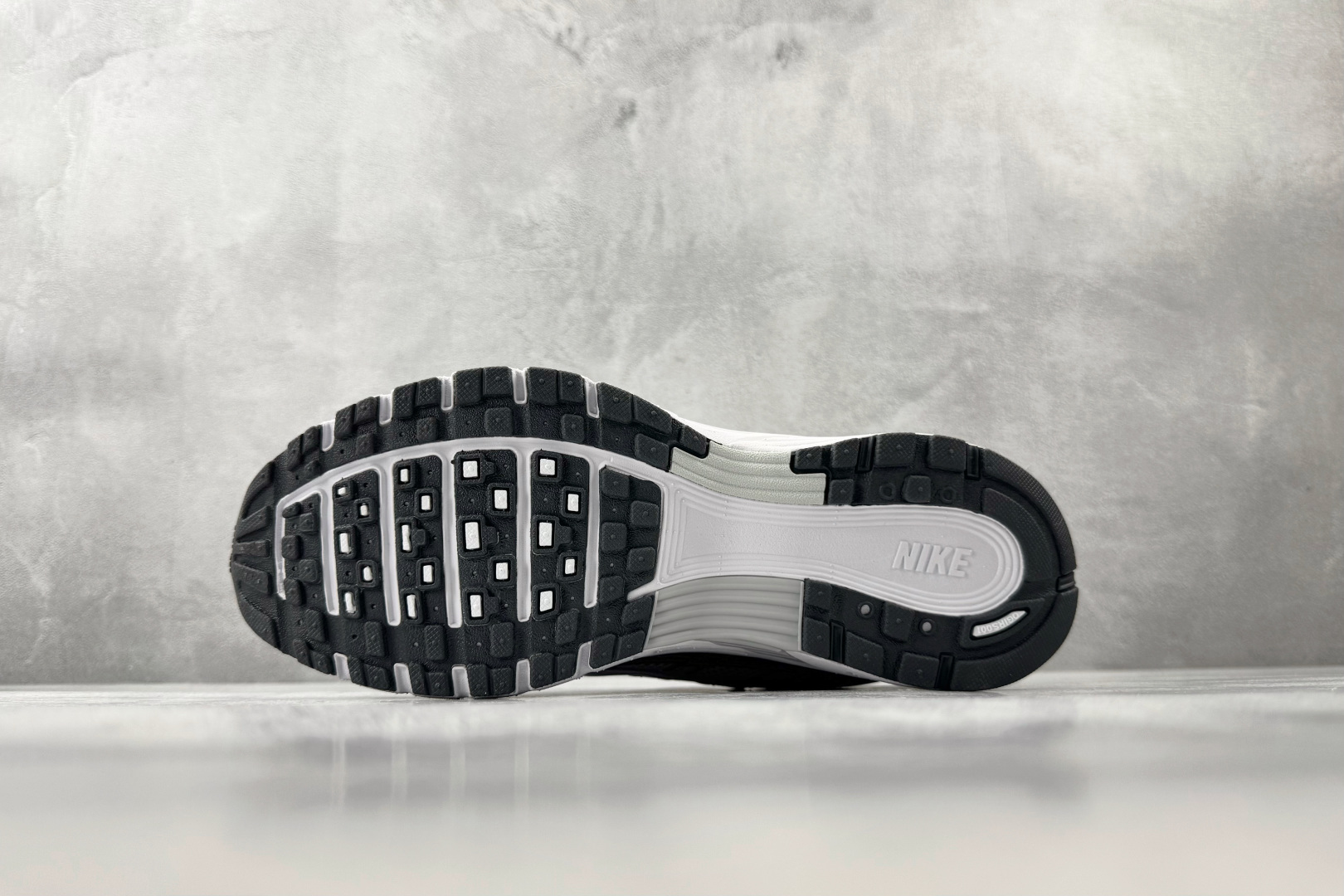 Nike P-6000 gray IO3496-001 - Image 4