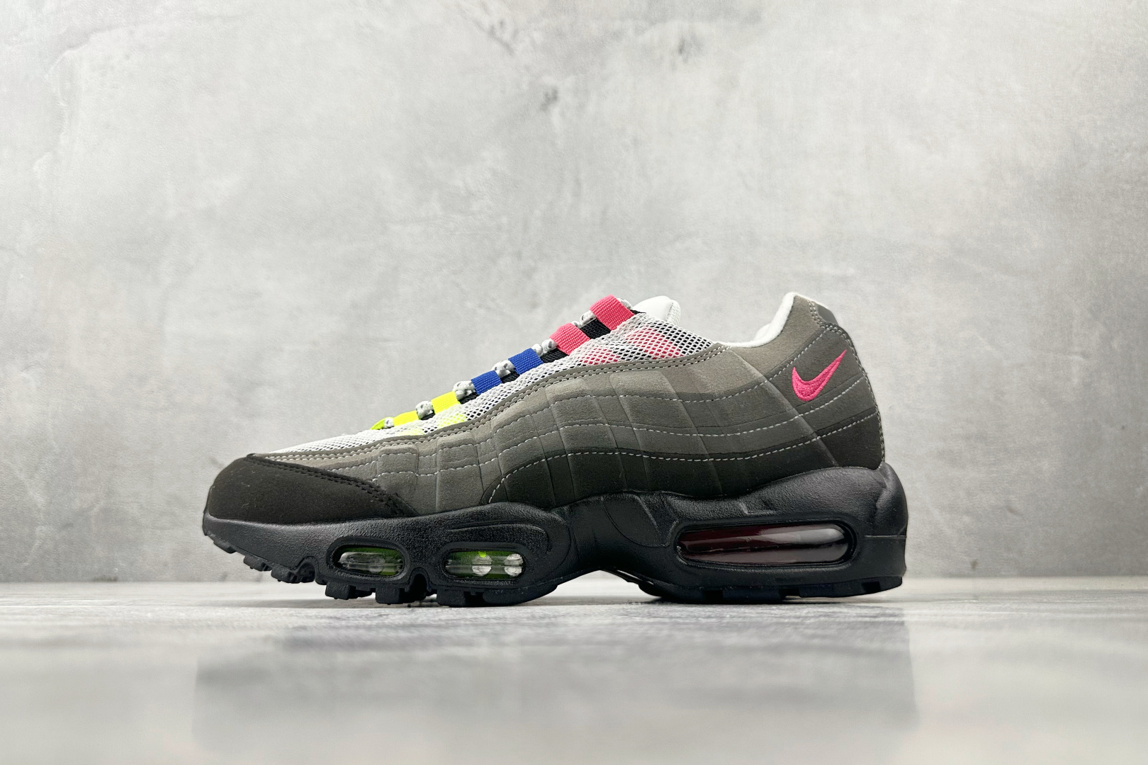 Nike Air Max 95 gray black DN8020-001