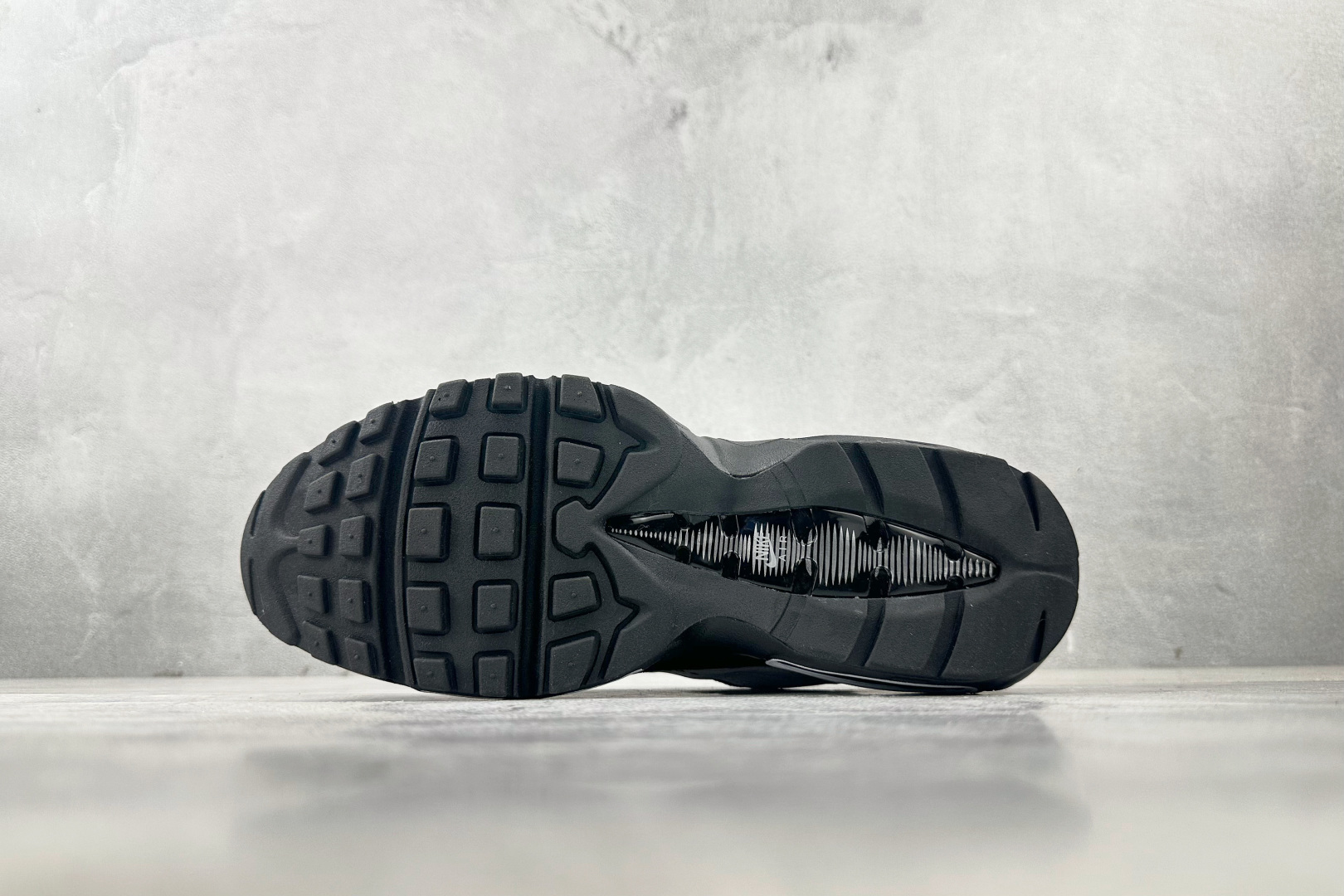 Nike Air Max 95 black DX4615-100 - Image 4