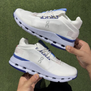 On Cloudnova white and blue 26.98224