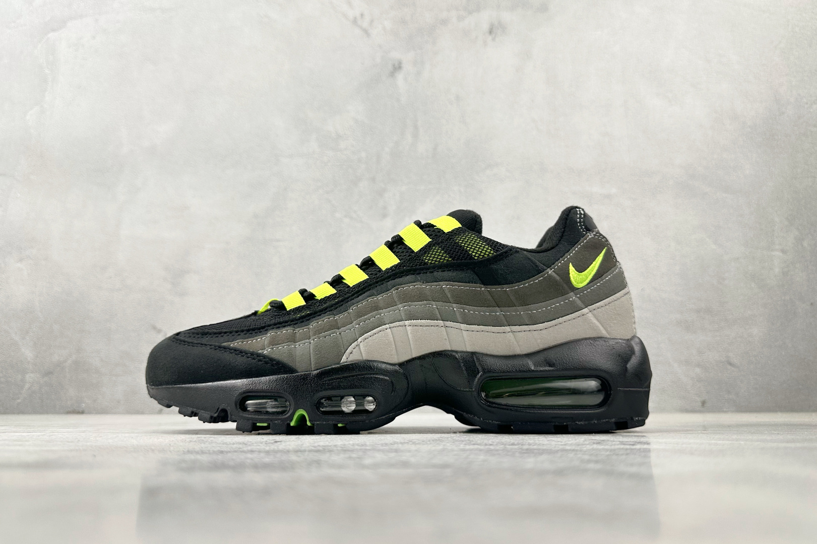 Nike Air Max 95 black green FV4710-001