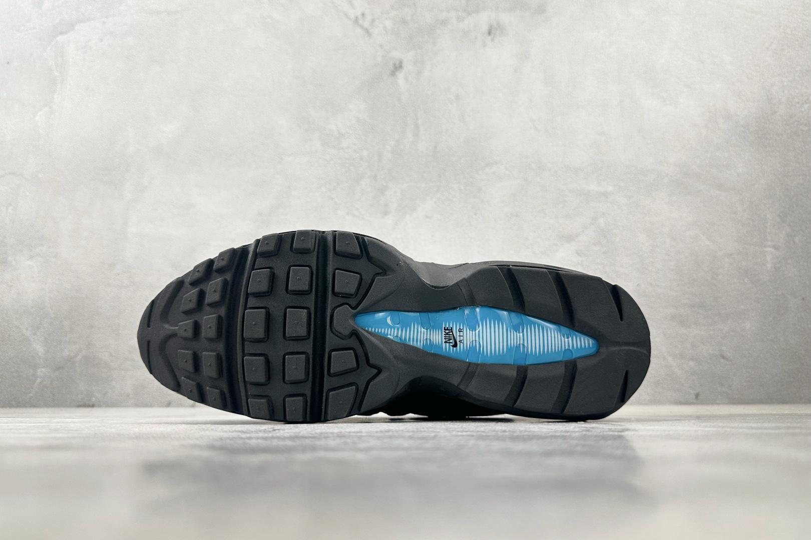 Nike Air Max 95 black DZ4511-001 - Image 4