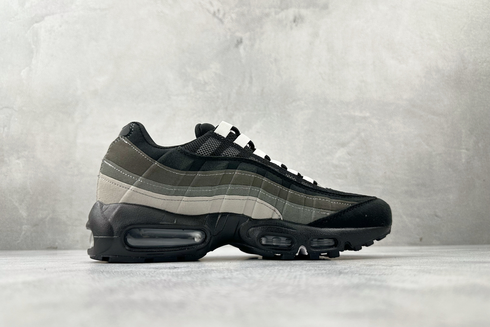 Nike Air Max 95 black Gray FV4710-003 - Image 2
