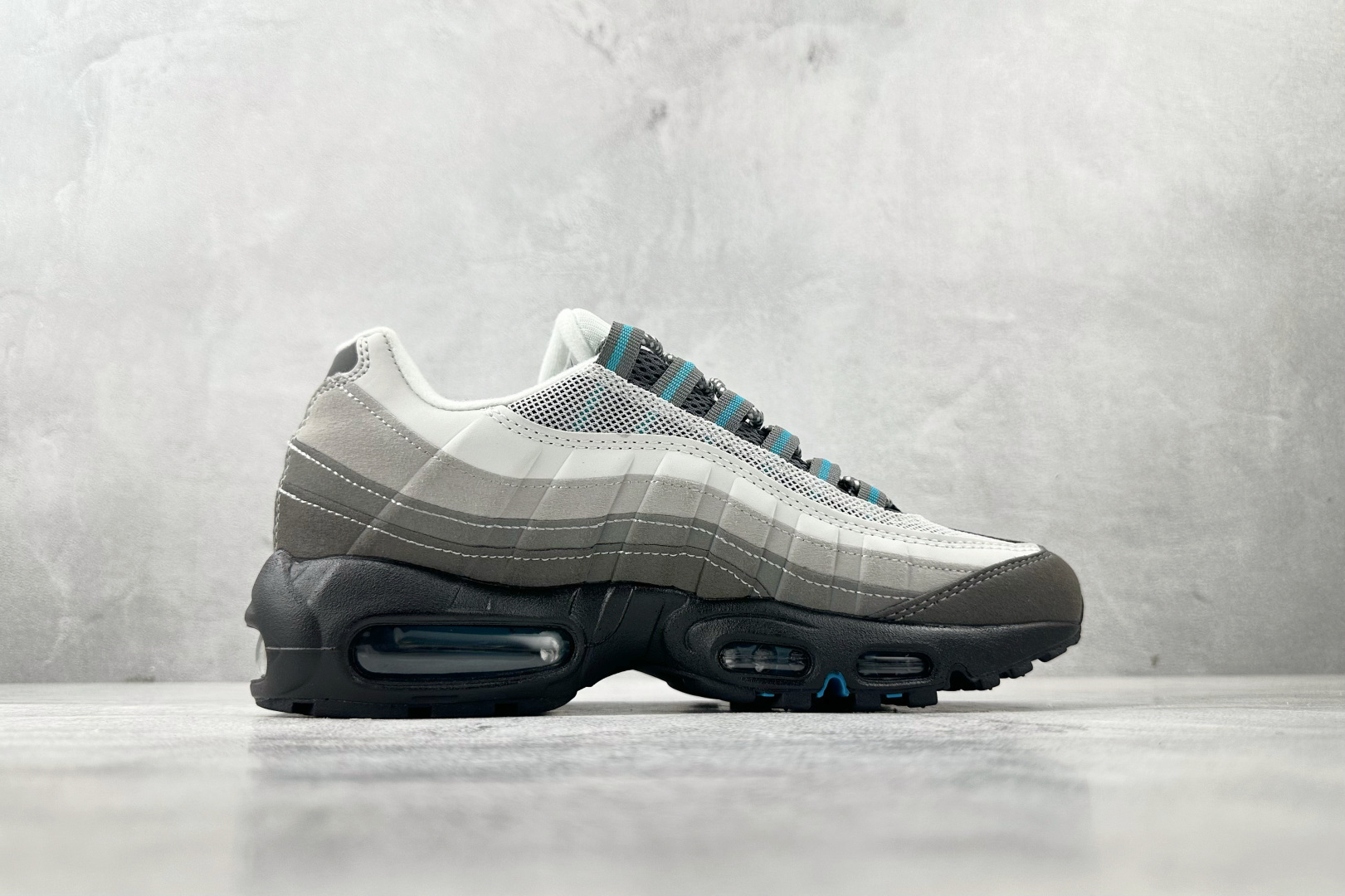 Nike Air Max 95 Ocean Blue HM0622-003 - Image 2