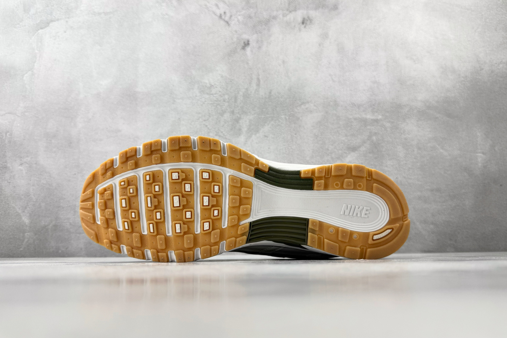 Nike P-6000 beige BV1 021 016 - Image 4