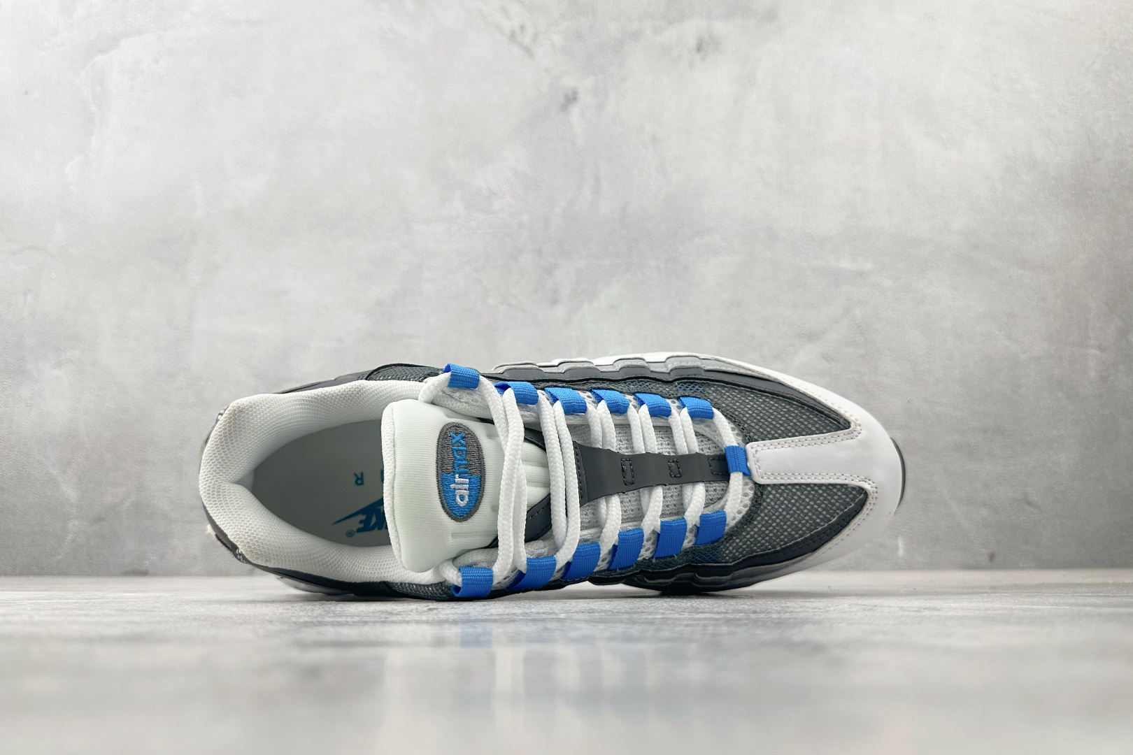 Nike Air Max 95 white and blue 749766-102 - Image 3