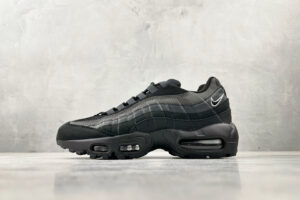 Nike Air Max 95 black CJ3 906 001