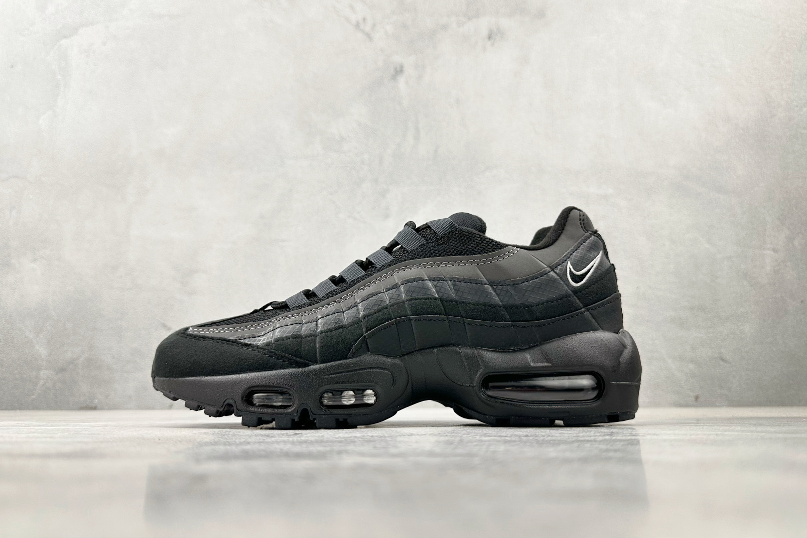 Nike Air Max 95 black CJ3 906 001