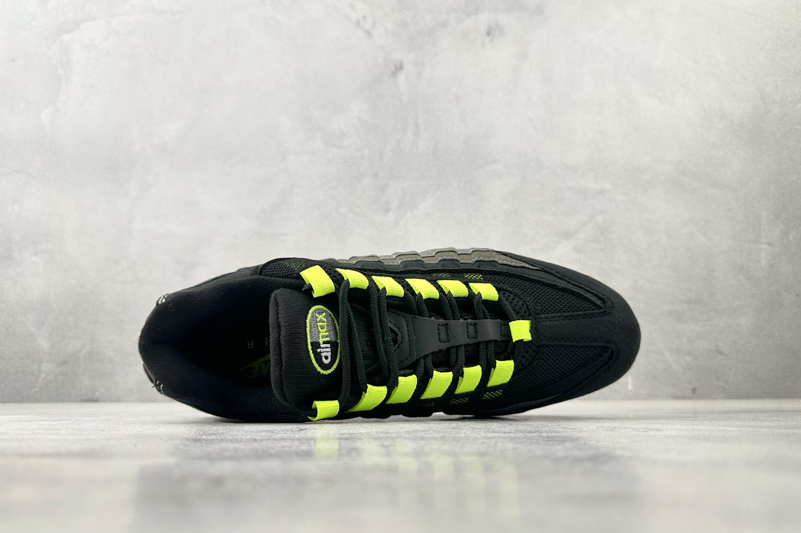 Nike Air Max 95 black green FV4710-001 - Image 3