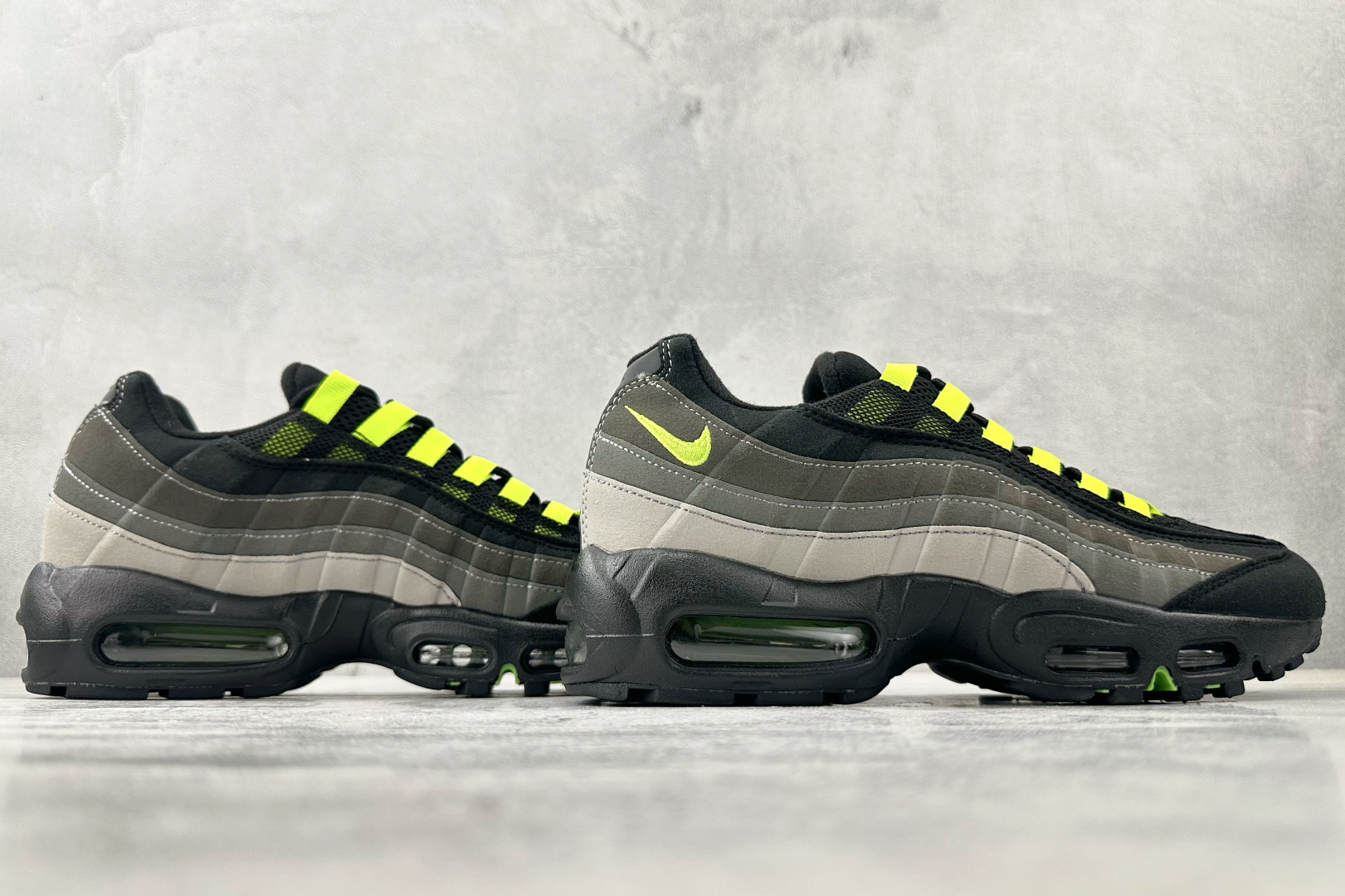 Nike Air Max 95 black green FV4710-001 - Image 6