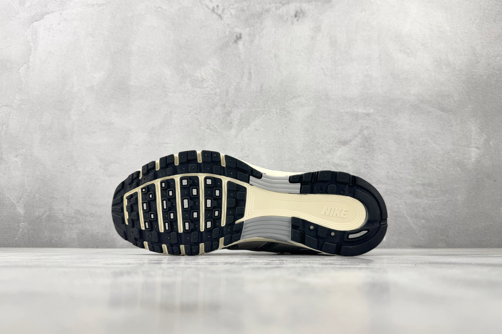 Nike P-6000 gray IU7549-072 - Image 4