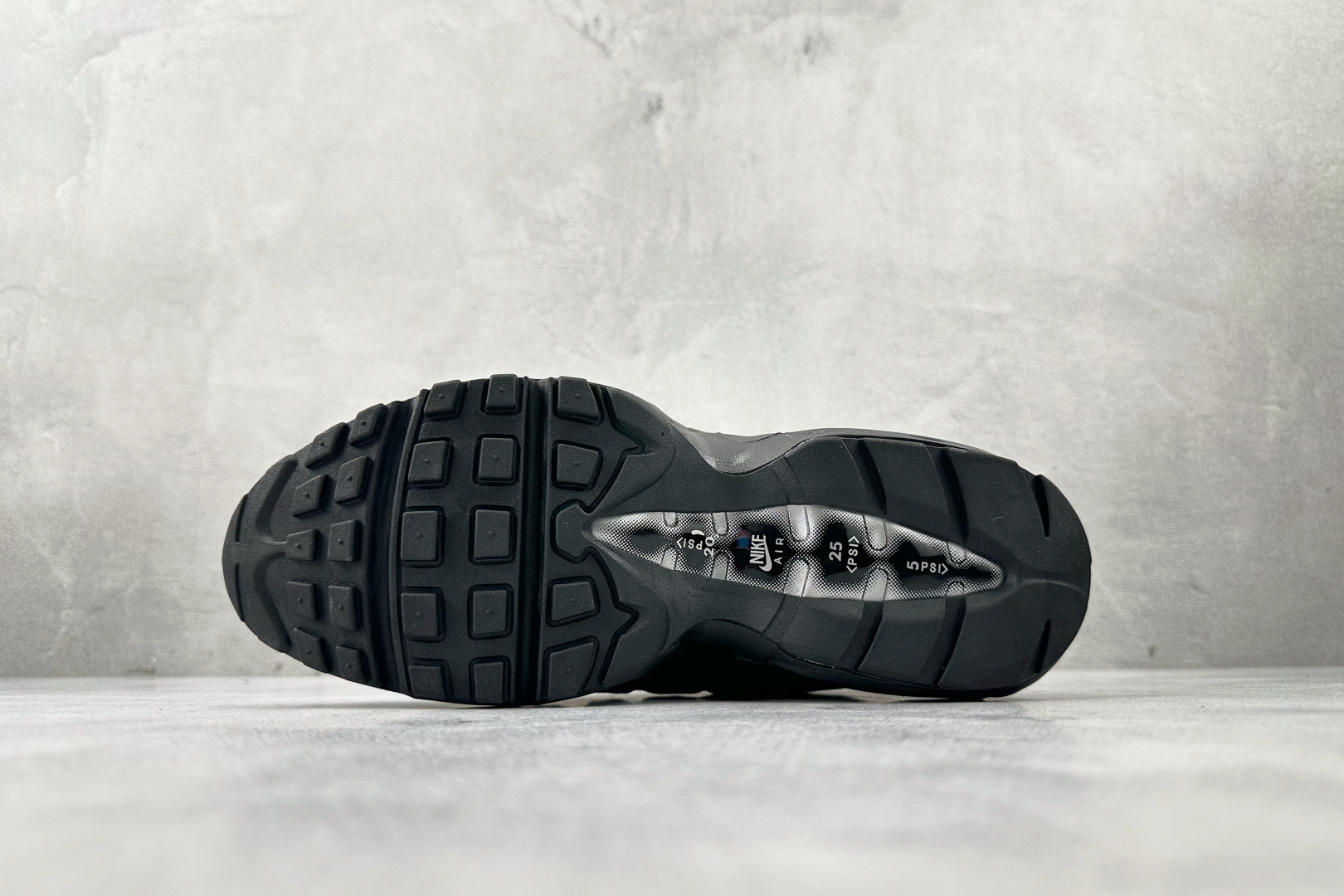 Nike Air Max 95 gray and white FQ1235-002 - Image 4