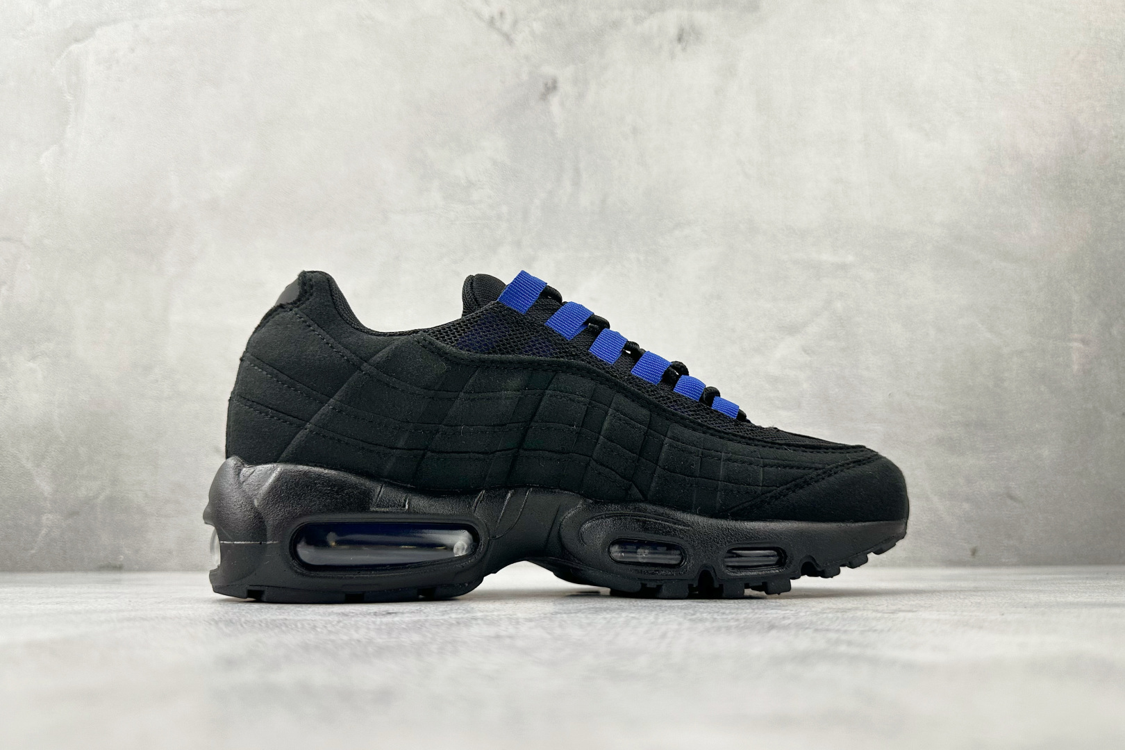 Nike Air Max 95 black and blue FN3876-001 - Image 2