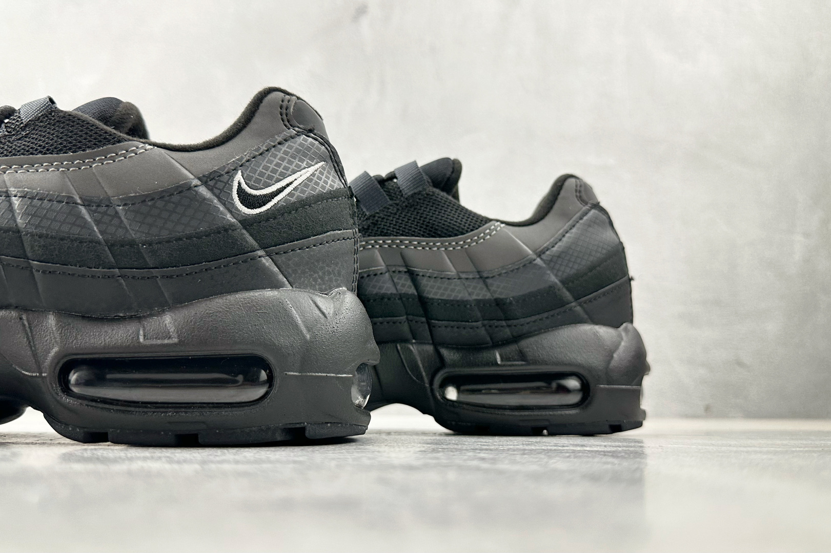 Nike Air Max 95 black CJ3 906 001 - Image 7
