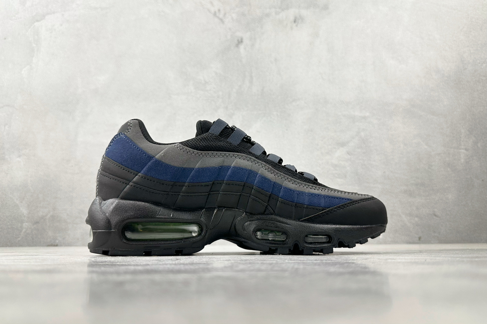 Nike Air Max 95 black Gray CV1635-002 - Image 2