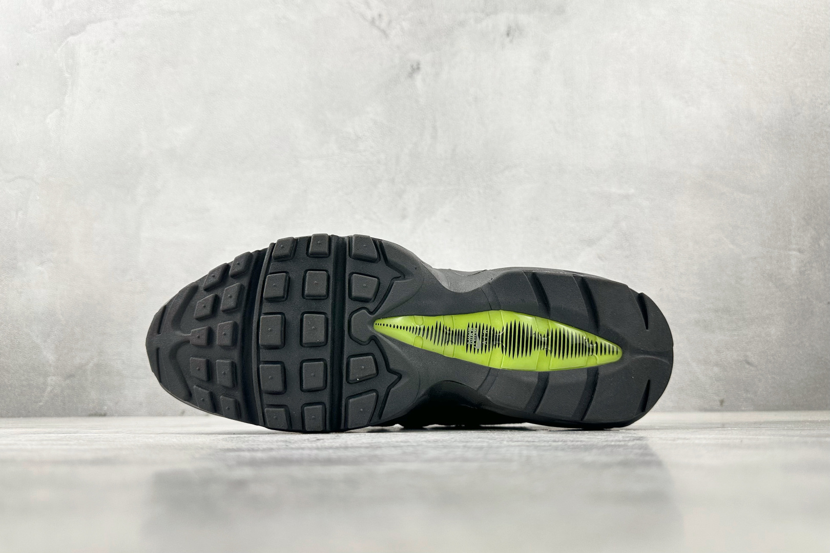 Nike Air Max 95 black Gray CV1635-002 - Image 4