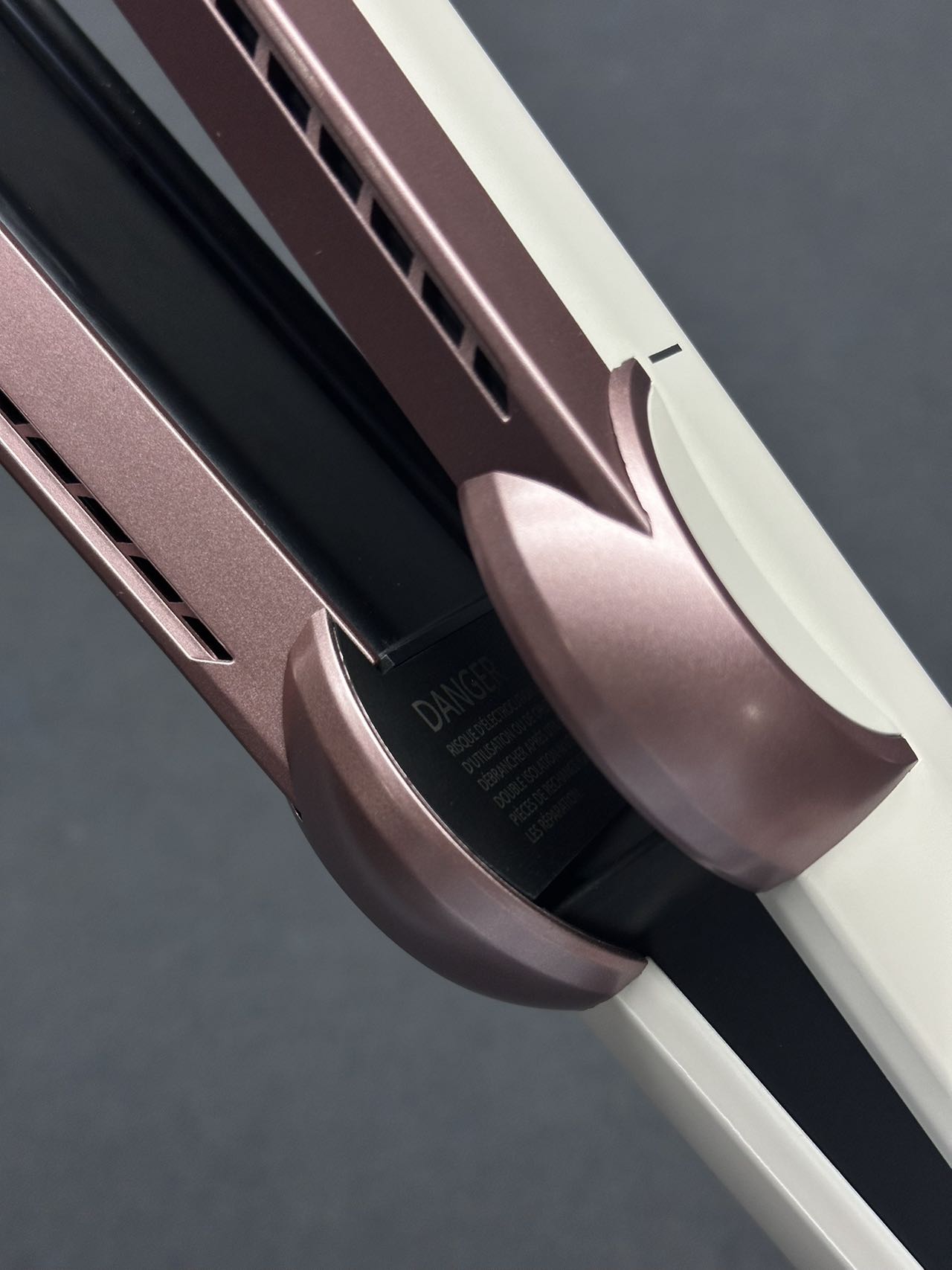 HT01 Airstrait Straightener - Image 11