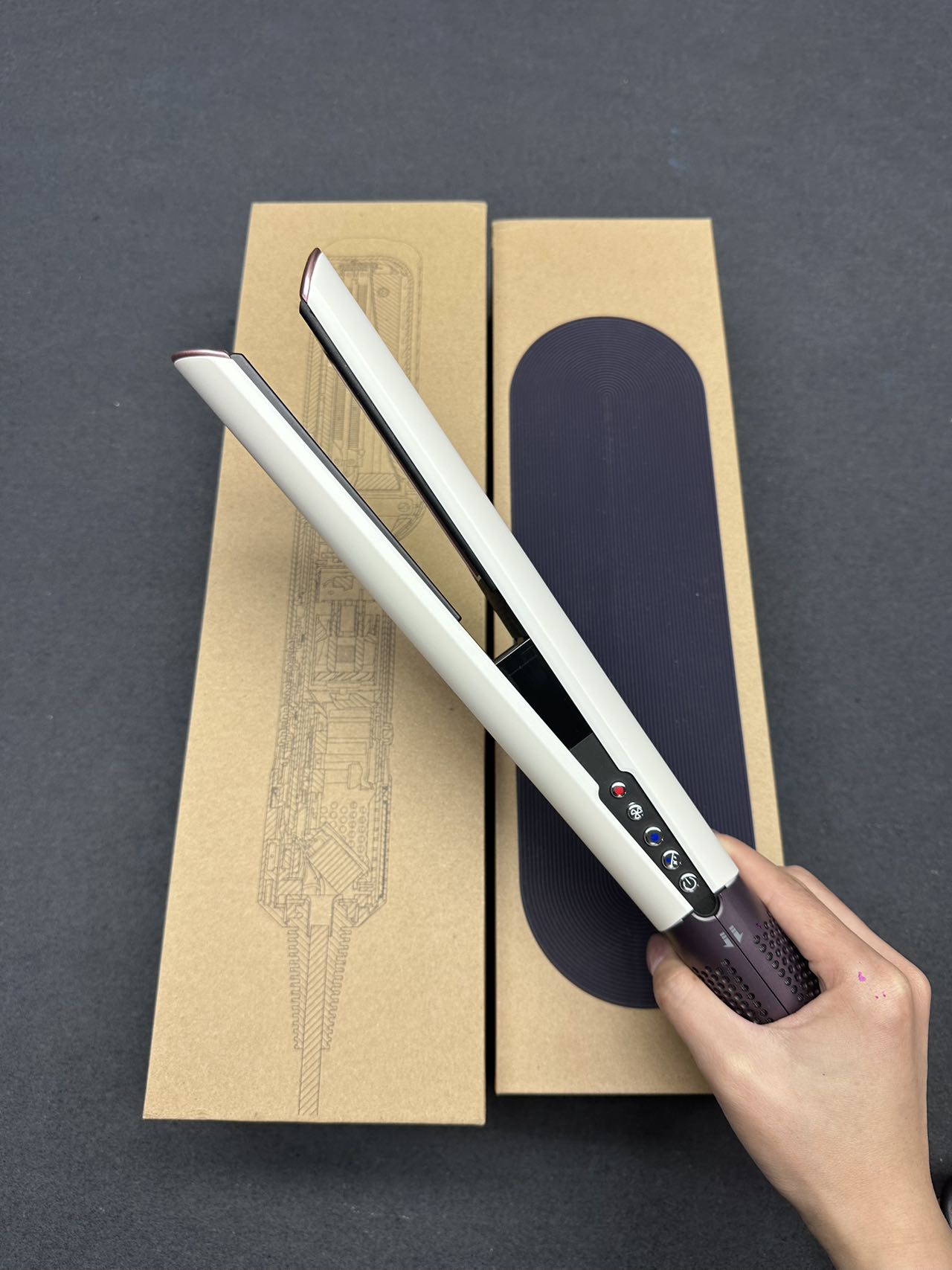 HT01 Airstrait Straightener - Image 6