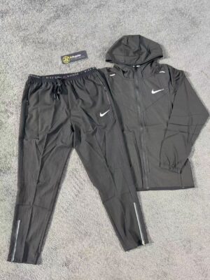 Nike slim fit lightweight sun protection anorak suit - Black top, black pants, M