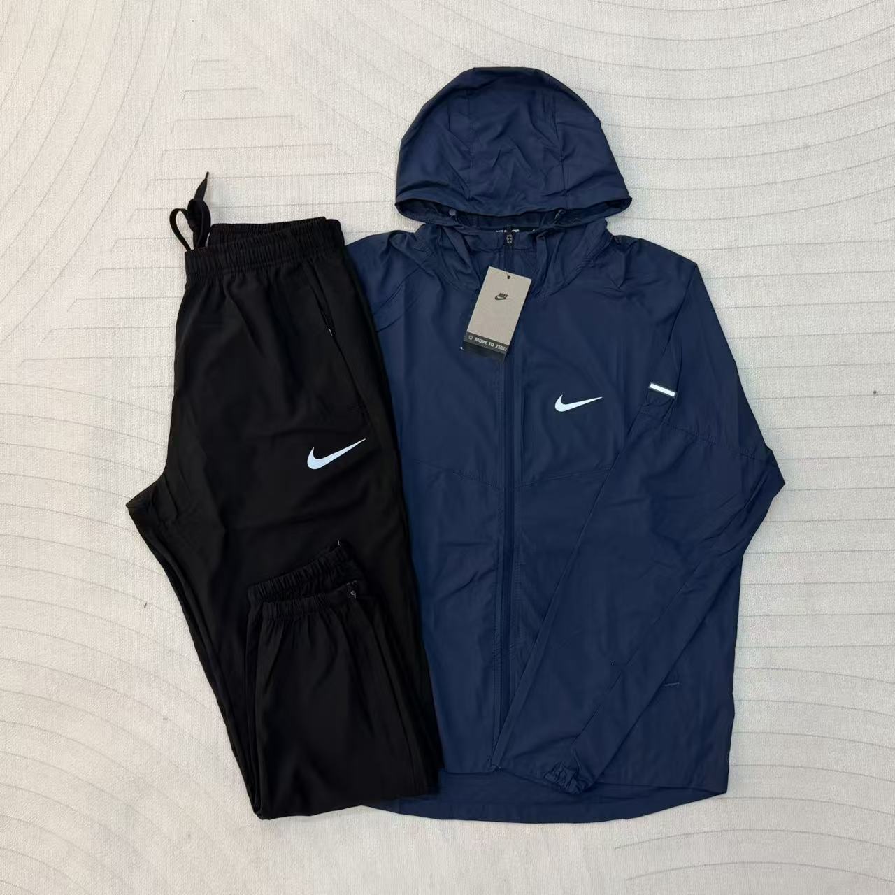 Nike men's lightweight sun protection hooded suits - Image 2