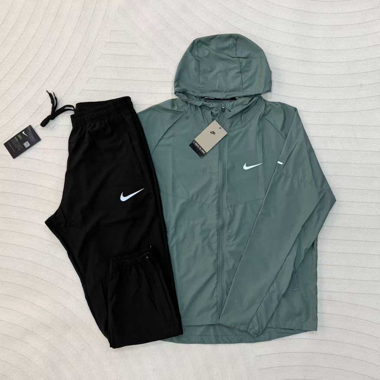 Nike men's lightweight sun protection hooded suits - Image 4